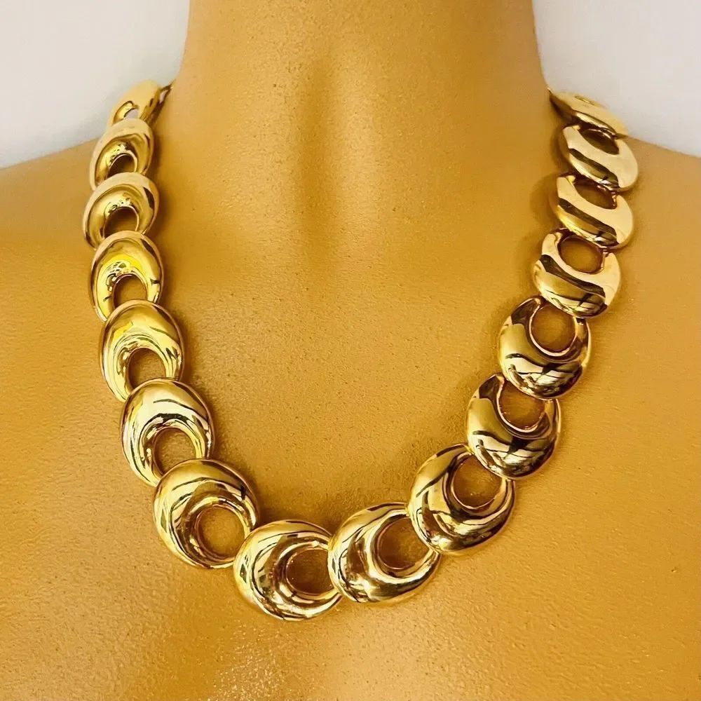 Vintage Crown Trifari Collar Necklace Wide Shiny Gold Tone Links on Chain 4105